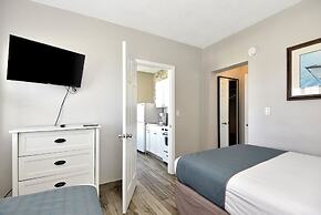 Shoreline Suites & Cabana Cottages