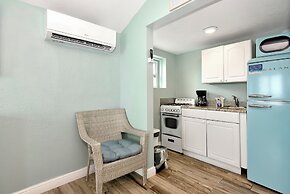 Shoreline Suites & Cabana Cottages