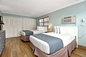 Shoreline Suites & Cabana Cottages