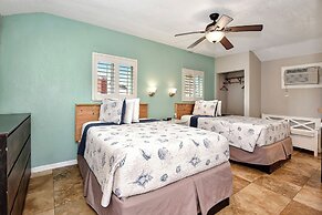 Shoreline Suites & Cabana Cottages