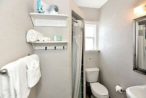 Shoreline Suites & Cabana Cottages