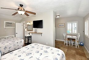 Shoreline Suites & Cabana Cottages