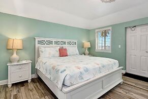 Shoreline Suites & Cabana Cottages