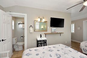 Shoreline Suites & Cabana Cottages