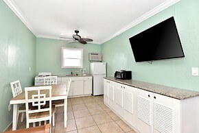 Shoreline Suites & Cabana Cottages