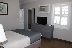 Shoreline Suites & Cabana Cottages