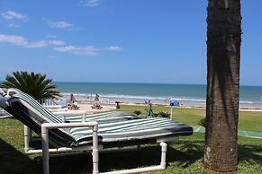 Shoreline Suites & Cabana Cottages