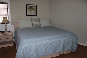 Shoreline Suites & Cabana Cottages