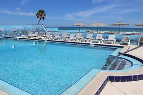 Shoreline Suites & Cabana Cottages