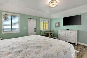 Shoreline Suites & Cabana Cottages