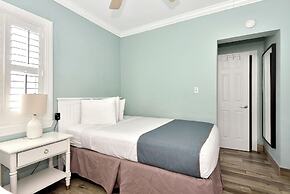 Shoreline Suites & Cabana Cottages