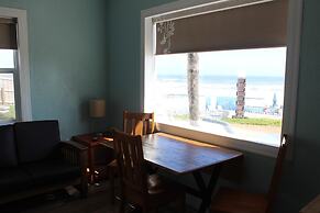 Shoreline Suites & Cabana Cottages