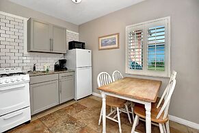 Shoreline Suites & Cabana Cottages