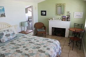 Shoreline Suites & Cabana Cottages