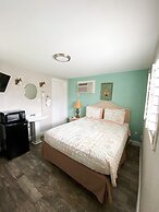 Shoreline Suites & Cabana Cottages