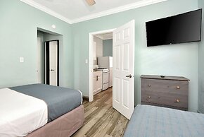 Shoreline Suites & Cabana Cottages