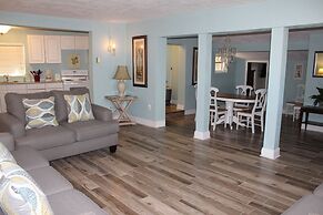 Shoreline Suites & Cabana Cottages