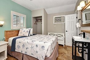 Shoreline Suites & Cabana Cottages