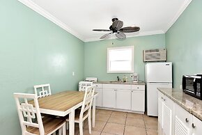 Shoreline Suites & Cabana Cottages