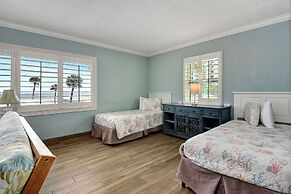 Shoreline Suites & Cabana Cottages