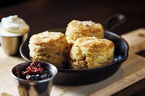 Courtyard by Marriott Chicago Magnificent Mile