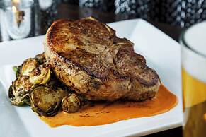 Courtyard by Marriott Chicago Magnificent Mile