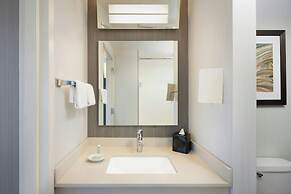 Courtyard by Marriott Chicago Magnificent Mile