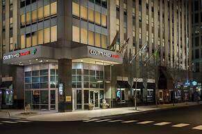 Courtyard by Marriott Chicago Magnificent Mile