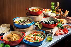 Courtyard by Marriott Chicago Magnificent Mile