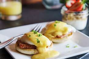 Courtyard by Marriott Chicago Magnificent Mile