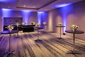 Courtyard by Marriott Chicago Magnificent Mile