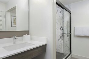 Courtyard by Marriott Houston Rice University