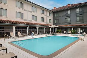 Courtyard by Marriott Houston Rice University