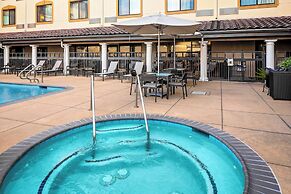Courtyard by Marriott Houston Rice University