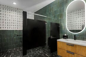 Courtyard by Marriott Houston Rice University