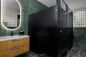 Courtyard by Marriott Houston Rice University