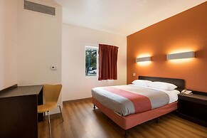 Motel 6 Orlando, FL - International Dr