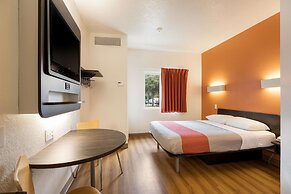 Motel 6 Orlando, FL - International Dr