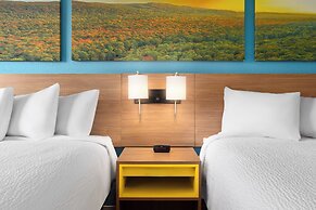 Days Inn & Suites by Wyndham Indianapolis Airport East