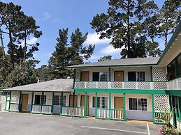Monterey Pines Inn