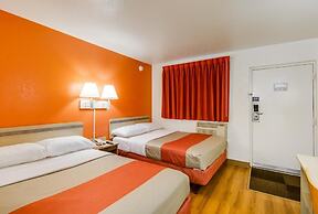 Motel 6 Schiller Park, IL - Chicago O'Hare