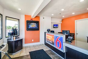 Motel 6 Schiller Park, IL - Chicago O'Hare