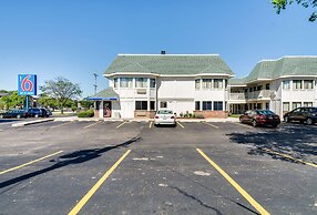 Motel 6 Schiller Park, IL - Chicago O'Hare