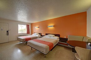 Motel 6 San Antonio, TX - Downtown - Market Square