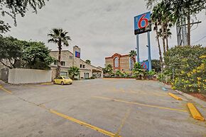Motel 6 San Antonio, TX - Downtown - Market Square
