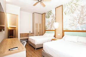 Cocoplum Beach Hotel