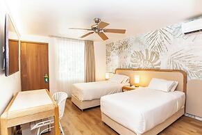 Cocoplum Beach Hotel