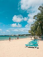 Cocoplum Beach Hotel