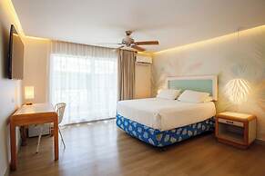 Cocoplum Beach Hotel