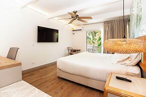 Cocoplum Beach Hotel